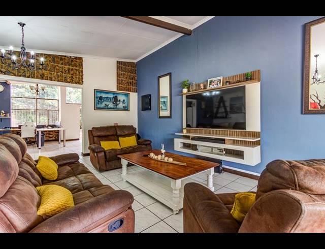 4 BEDROOM HOUSE FOR SALE IN BONAERO PARK